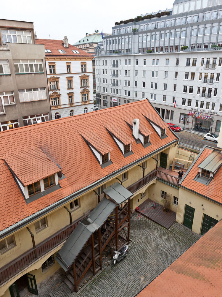 Oasis Prague Apartments Bagian luar foto